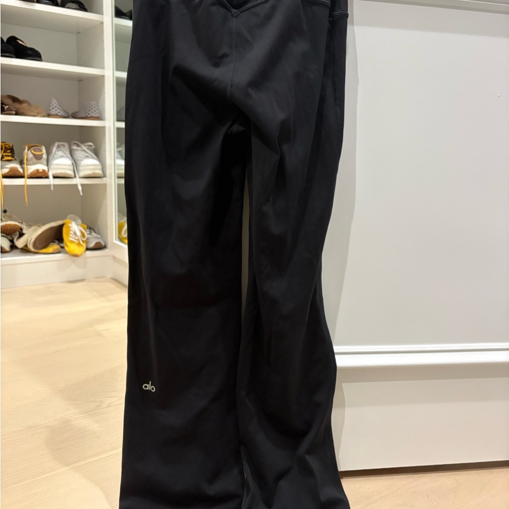 ALO black Soft Sculpt high waist 7/8 bootcut legging size small 30” inseam - Picture 7 of 8